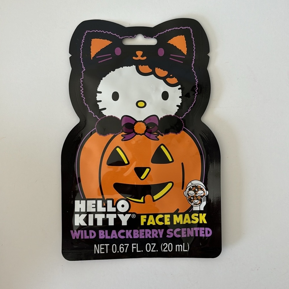 Hello Kitty 5 piece Halloween cosmetic bundle - Picture 5 of 6